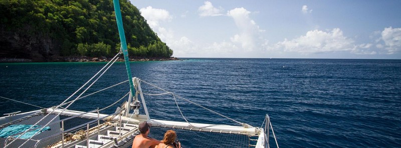 Journée en catamaran sur la côte sud caraîbe de la Martinique (Route des Anses) - Au départ des Trois-Îlets