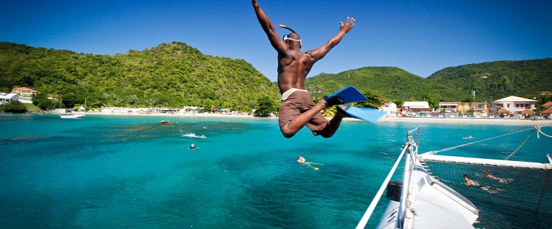Journée en catamaran sur la côte sud caraîbe de la Martinique (Route des Anses) - Au départ des Trois-Îlets