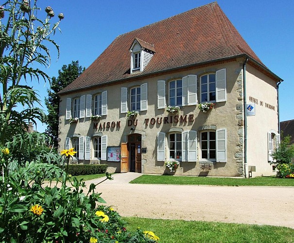 Départ de l'Office de Tourisme d'Evaux-les-Bains