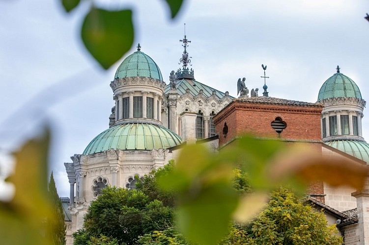 Town of Ars-sur-Formans, sanctuary town