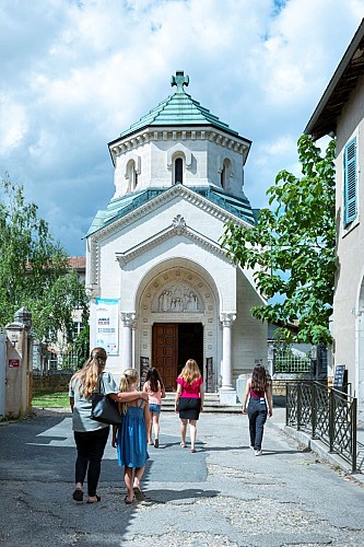 Town of Ars-sur-Formans, sanctuary town