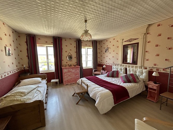 chambre-lili-gouffe-lit-double-courseulles