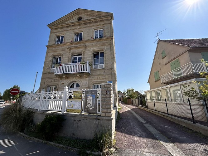 gouffe-exterieur-chambres-dhotes-courseulles