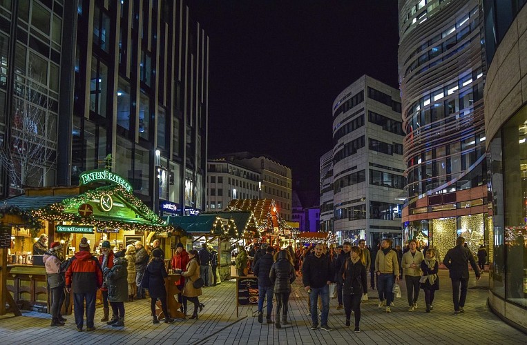 652234-christmas-market-4683173_1920
