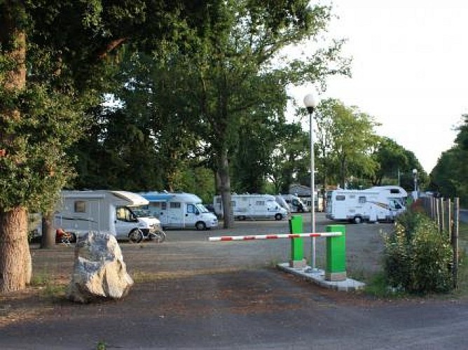 Camping Car Park Le Thar Cor