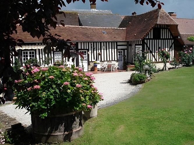 Chambres d'Hôtes Le Clos Fleuri Beuvron en Auge entrée