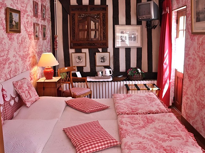 Chambres d'Hôtes Le Clos Fleuri Beuvron en Auge chambre rose