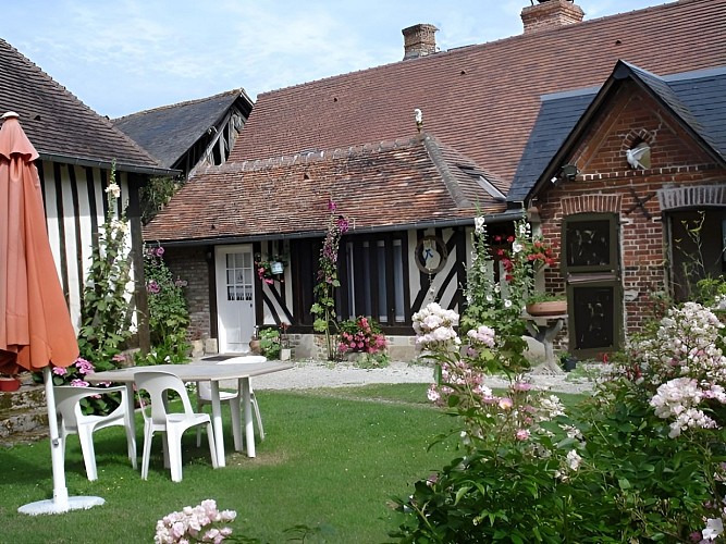 Chambres d'Hôtes Le Clos Fleuri Beuvron en Auge chambre La Bouillerie