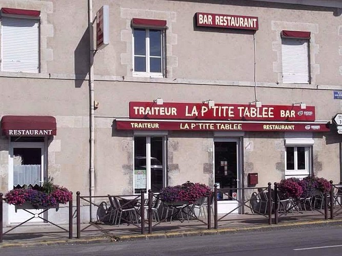 fay_aux_loges-restaurant_la_petite_tablee