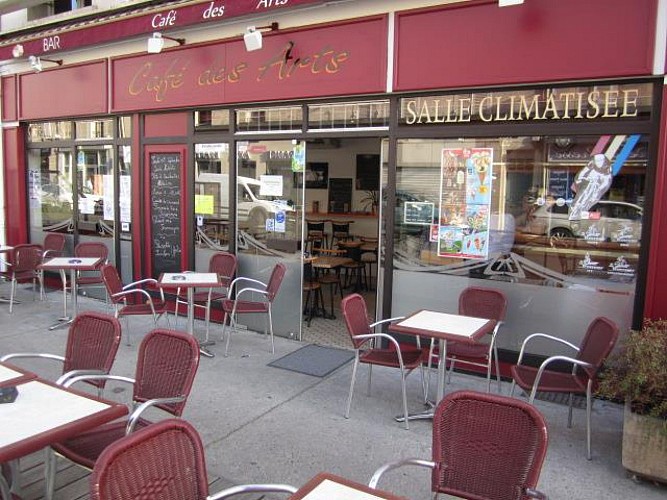 BAR-BRASSERIE "CAFÉ DES ARTS"