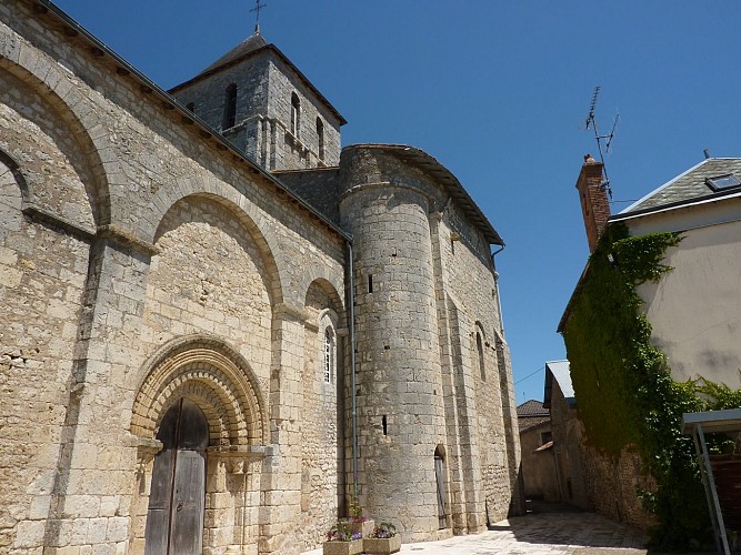 l'église de Bouresse 