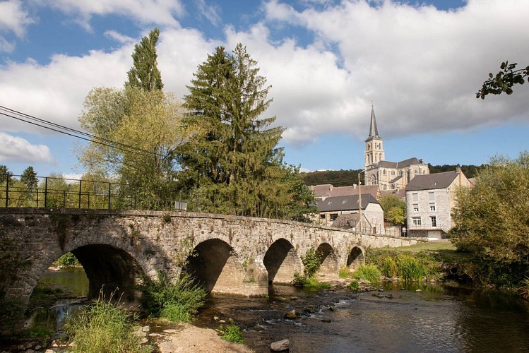 Le vieux pont de Treignes