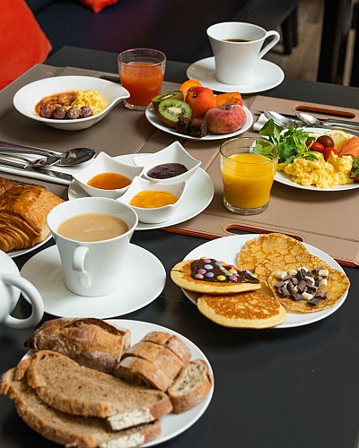 London Fizz - Cocktails, Fléchettes, Brunch