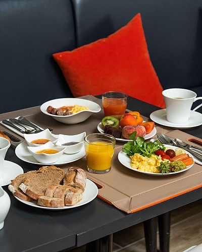 London Fizz - Cocktails, Fléchettes, Brunch