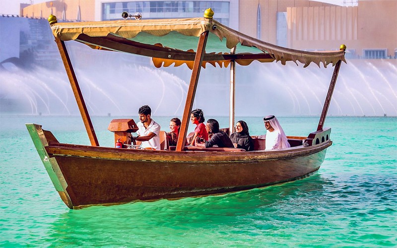 Dubai Fountain Show & Traditional Abra Lake Ride
