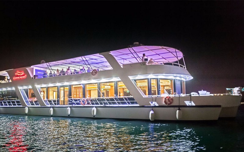 Luxury Dinner Cruise with 5-Star Hotel Buffet Spread