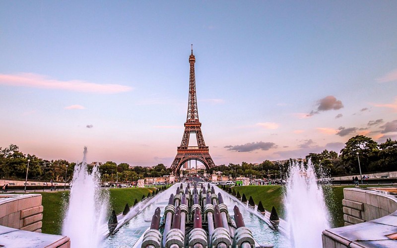 Skip the Line Eiffel Tower 2nd Floor Tickets with Host & Optional Seine Cruise