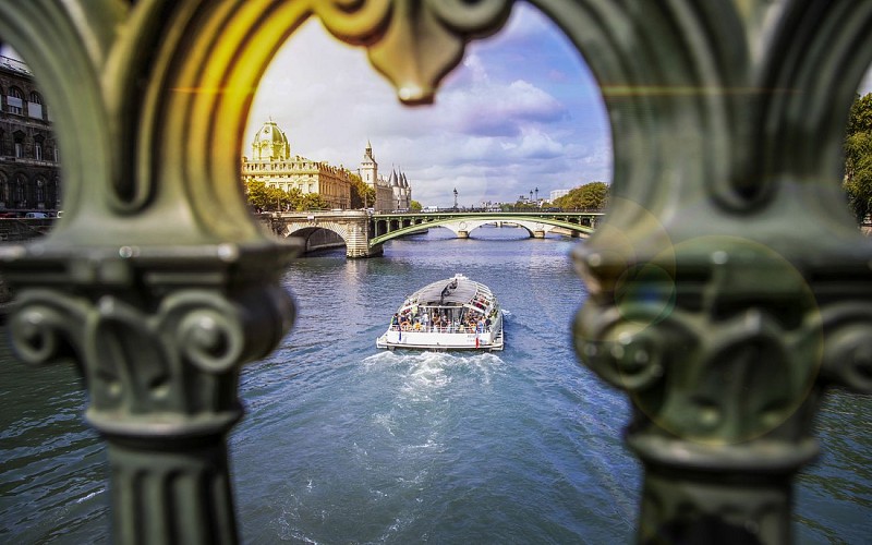 Batobus Paris Hop-On-Hop-Off River Cruise