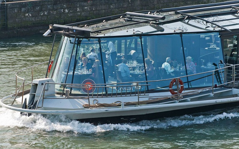 Bateaux Parisiens Seine River Lunch Cruise with Wine & Live Music
