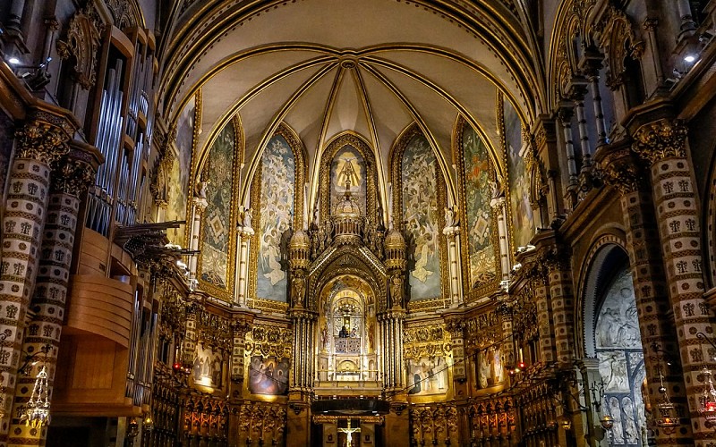 Visit to Montserrat Museum and Sanctuary with Audio Guide