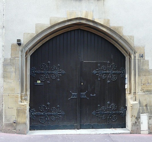 Ferrures de porte ouvragées
