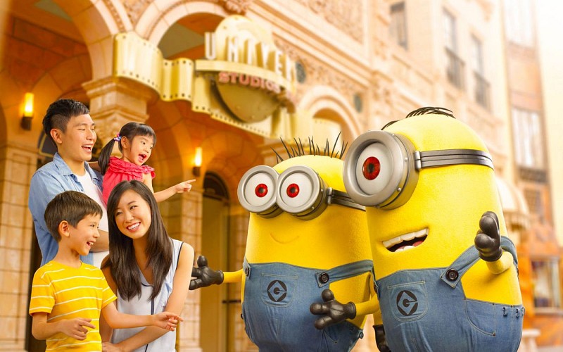 Universal Studios Singapore + Adventure Cove Waterpark™