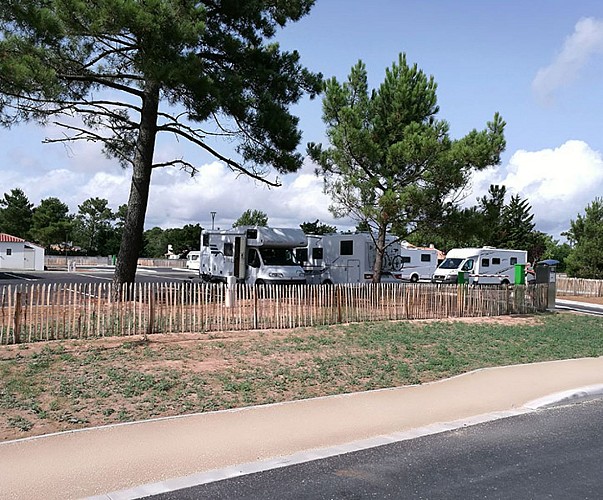Aire de camping-car park, Les Amourettes