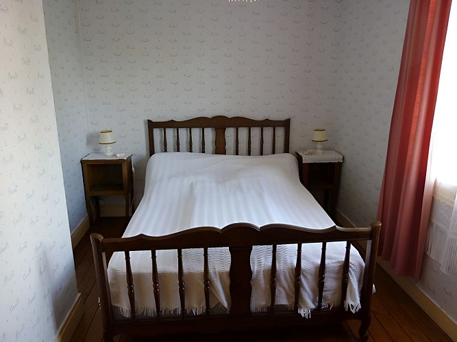 Location à Beaumont en Auge, chambre