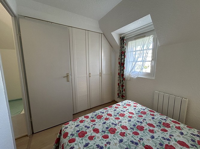 lequien-courseulles-village-de-la-mer-rouge