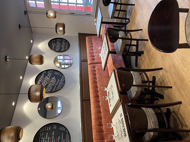 le-bouchon-du-vaugueux-banquettes