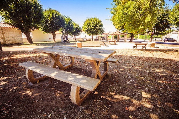 Aire de pique-nique - Centre-bourg