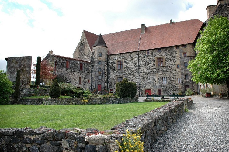 Château Royal de Saint Saturnin