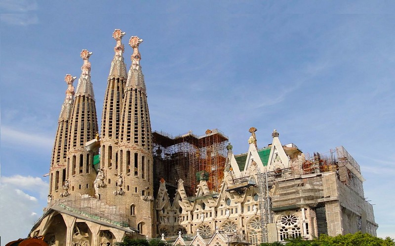 Fast Track Guided Tour of Sagrada Familia with Tower Access