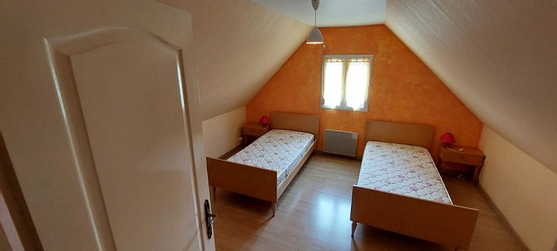 Bignone chambre à l'étage 2 lits 90