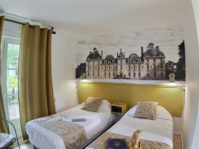 Chambre Familiale à deux pièces 4 personnes Hotel du Chateau Chambord Cheverny Blois