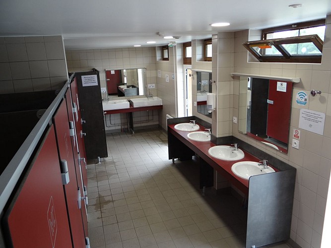 SANITAIRE Camping de l'Amitié