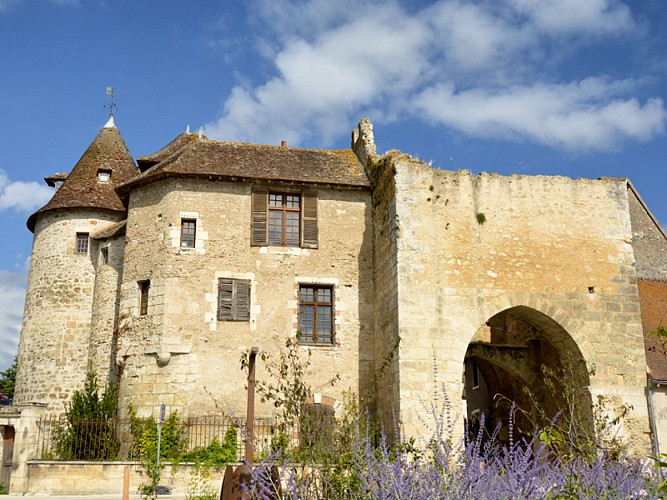 sologne-mennetou-village-medieval-prieure