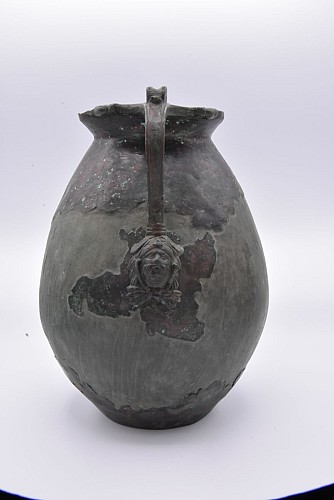 Vase en bronze à décor d'Hercule