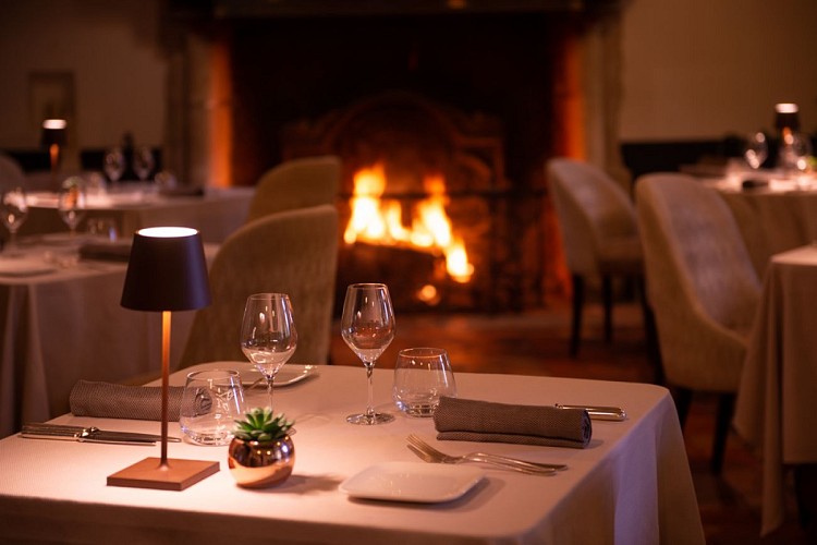 restaurant salle cheminée 3