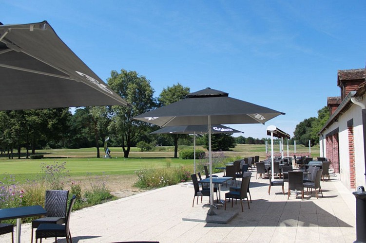 Restaurant-La-Rousseliere-golf-du-chateau-de-cheverny©Golf-du-Chateau-de-Cheverny