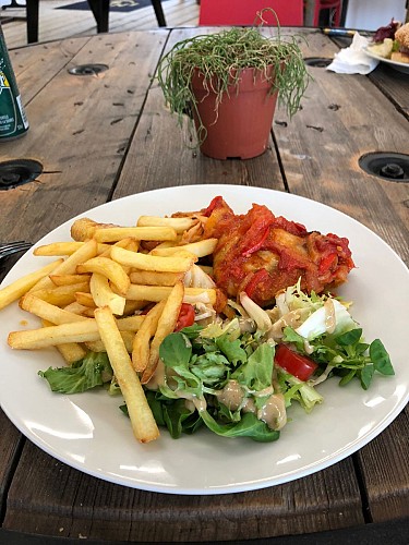 Restaurant Boards & Burgers Atlantic Wake Park