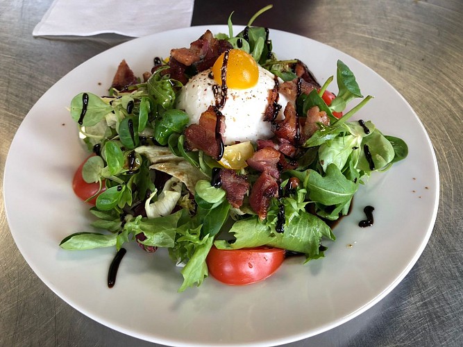 Restaurant Boards & Burgers Atlantic Wake Park