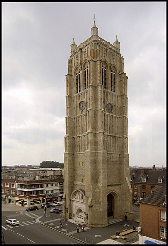 klokkentoren en kerk Saint Eloi