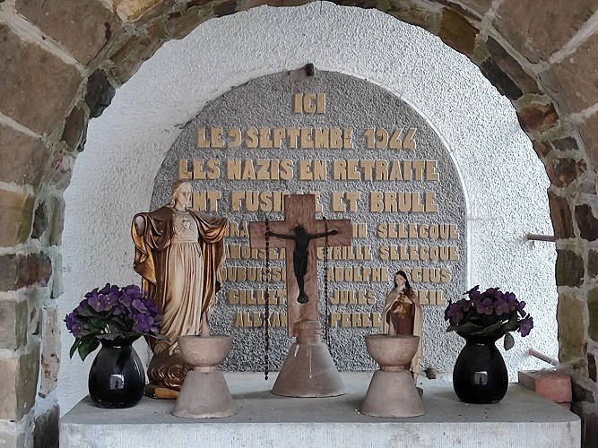 Marcourt - Chapelle des Martyrs - Zoom 1