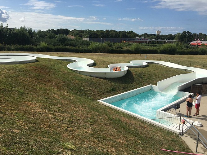 COMPLEXE AQUATIQUE AQUAJADE