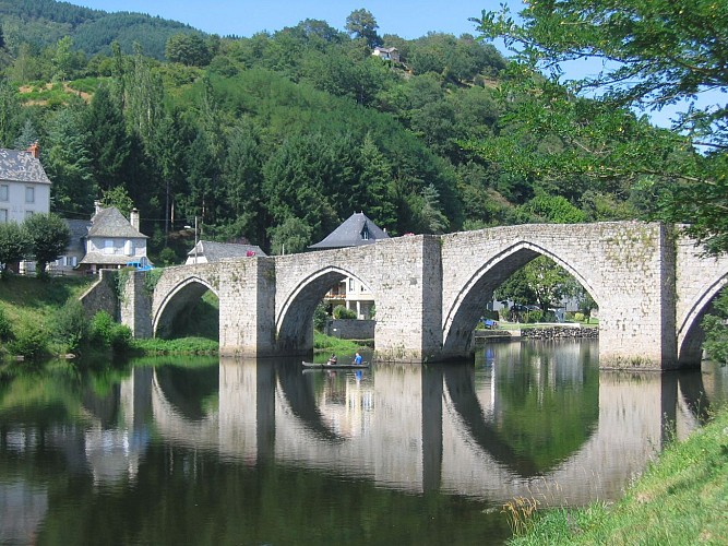Pont gothique sur la Truyère