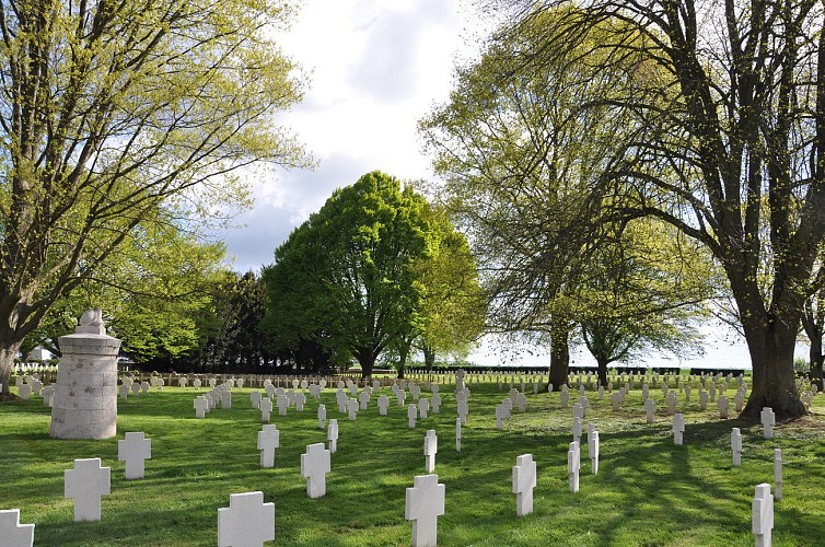 Cambrai - East Military Cemetery