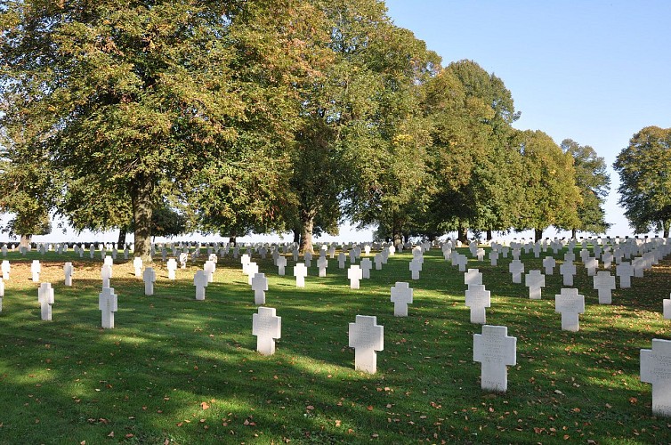 Le Cateau-Cambrésis - Cimetière militaire allemand et britannique