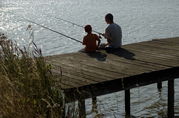 PÊCHE AU HAMEAU DE L'EVRE À MONTREVAULT