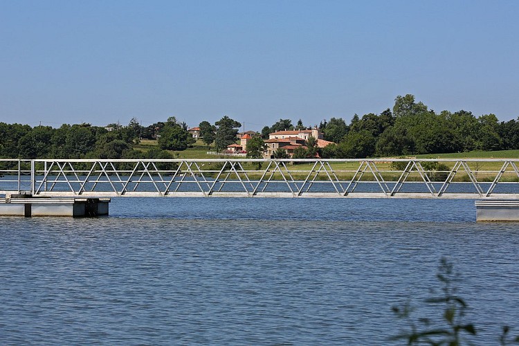 Passerelle flottante
